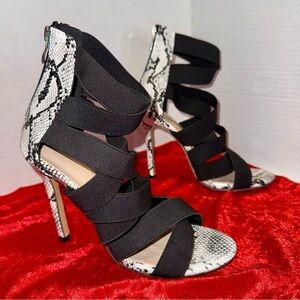Exotic Animal Snake Print Black & White Women's High‎ Heels 4.5” Size 40(9.5)